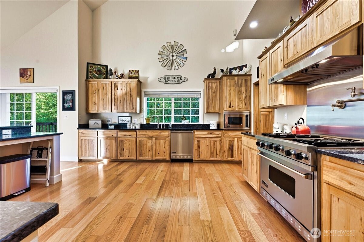 12811 Kapowsin Highlands Drive Property Photo 14