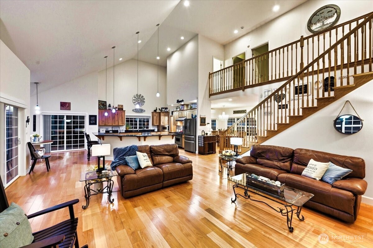 12811 Kapowsin Highlands Drive Property Photo 15
