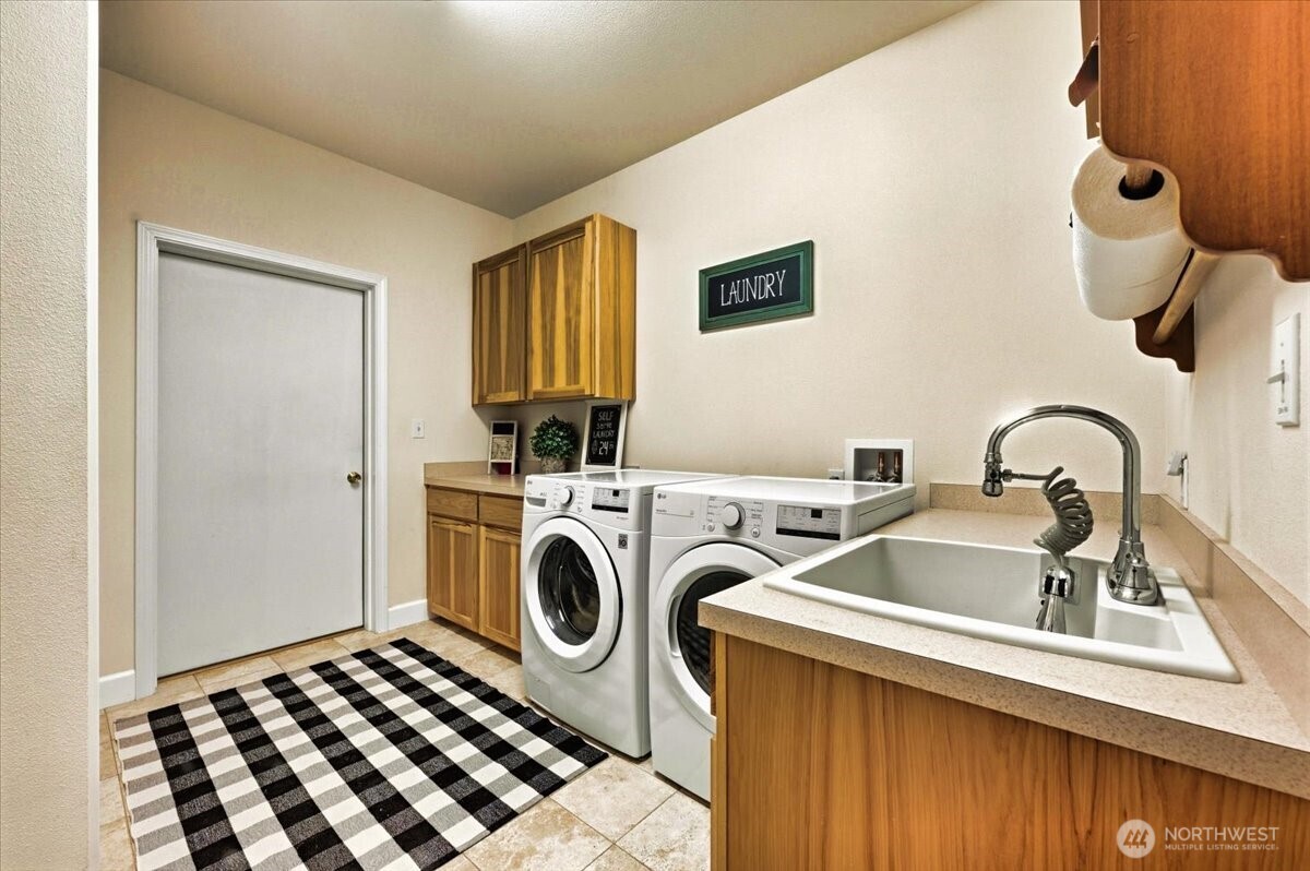 12811 Kapowsin Highlands Drive Property Photo 24
