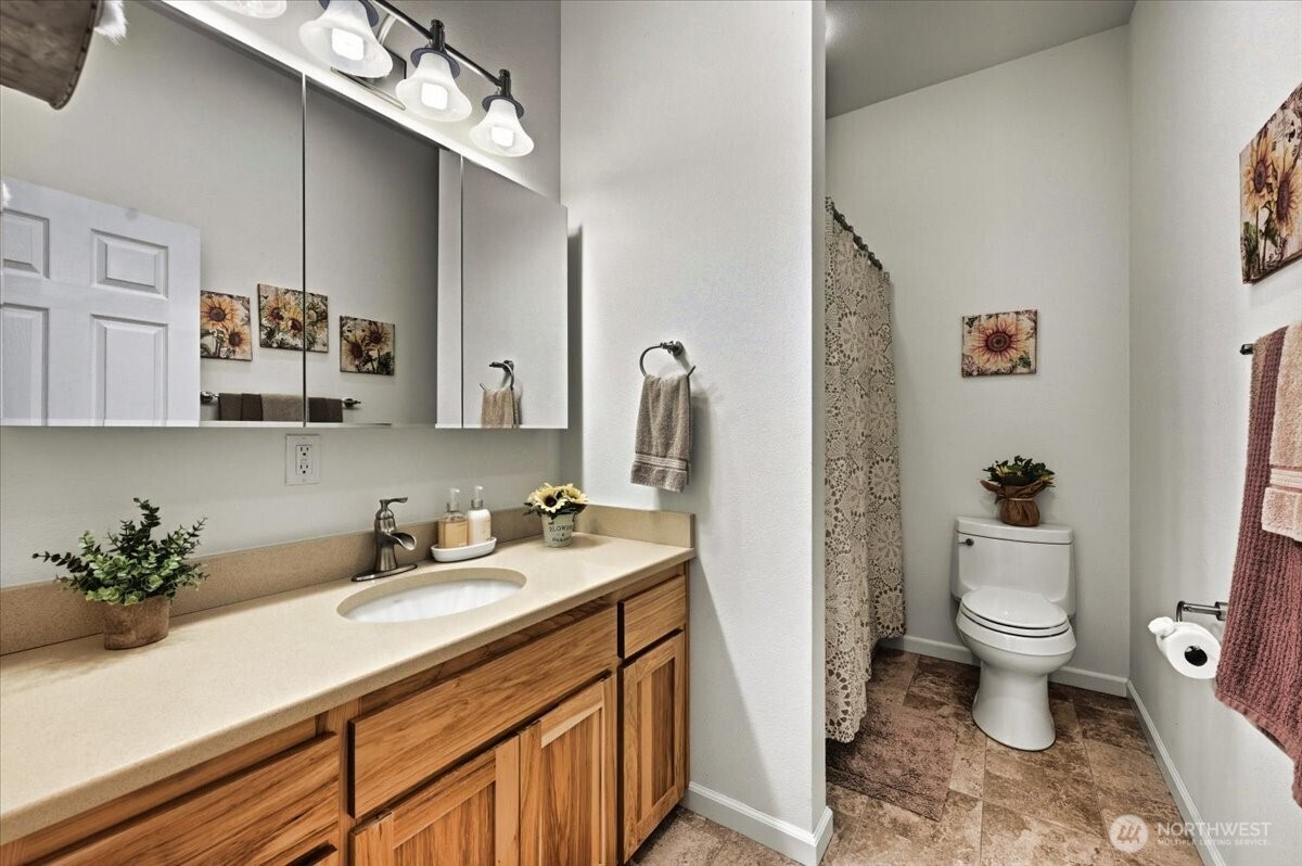 12811 Kapowsin Highlands Drive Property Photo 29