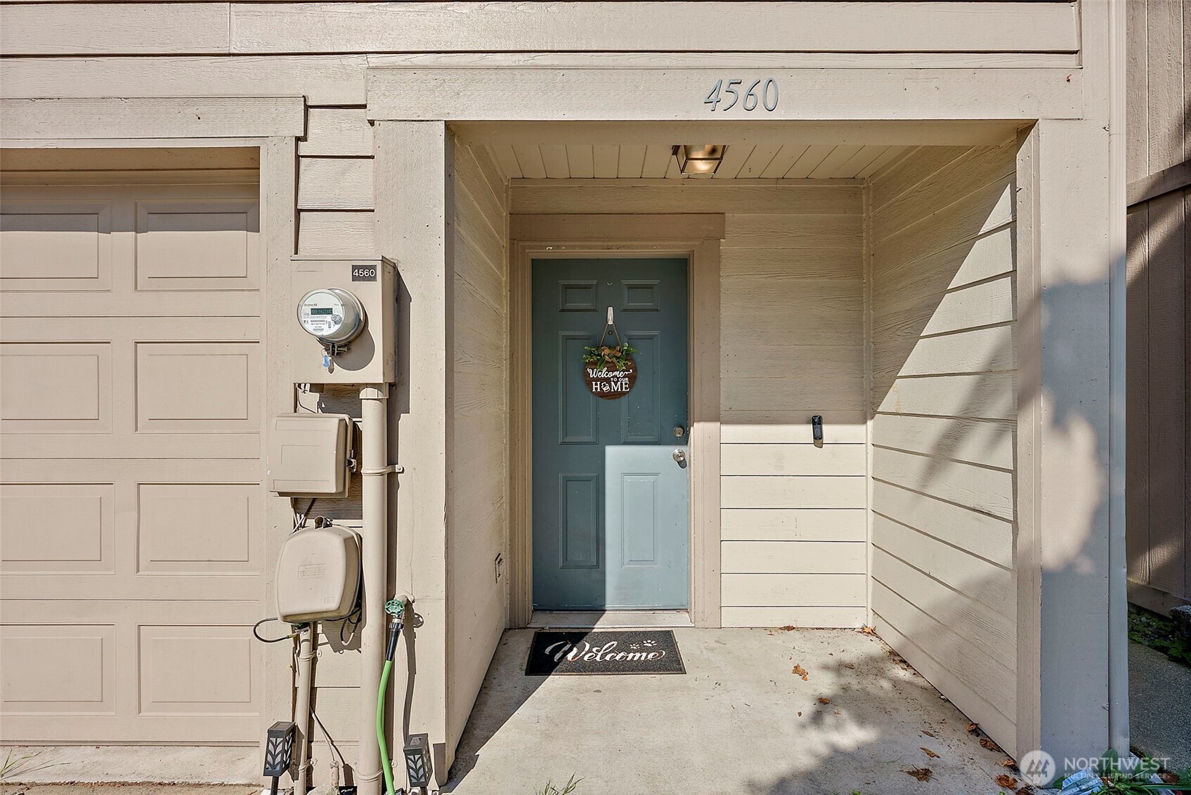 4560 S Puget Sound Avenue Property Photo 3