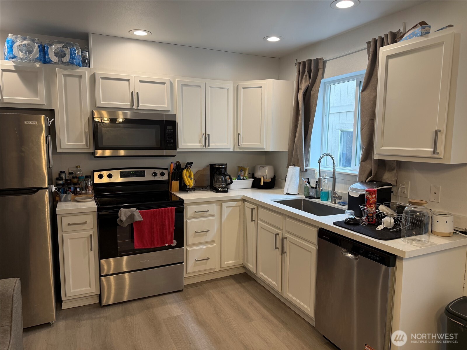 4560 S Puget Sound Avenue Property Photo 7