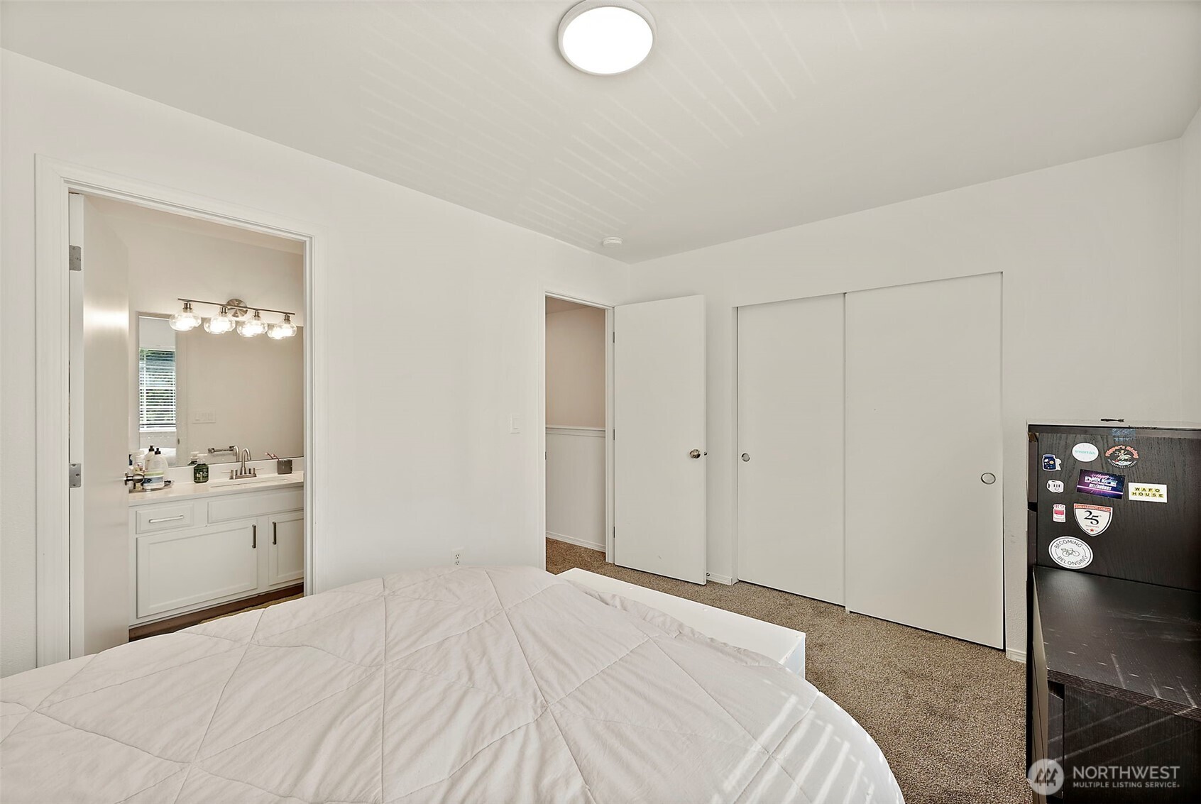 4560 S Puget Sound Avenue Property Photo 10