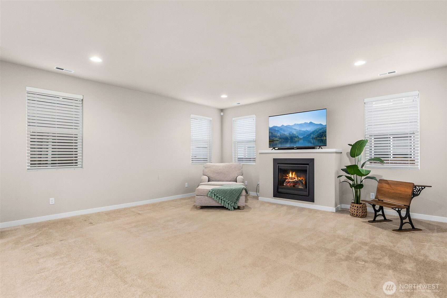 2032 Cantergrove Drive Property Photo 12