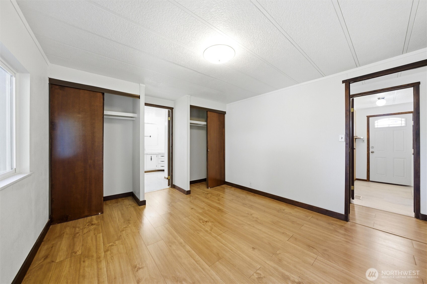 304 W Clay Property Photo 18