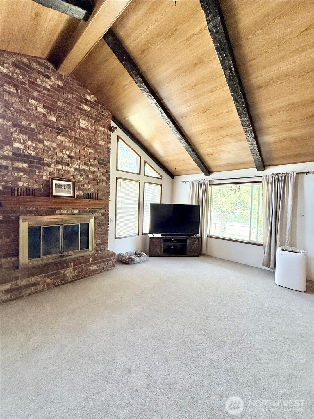 522 Golden Street Property Photo 4