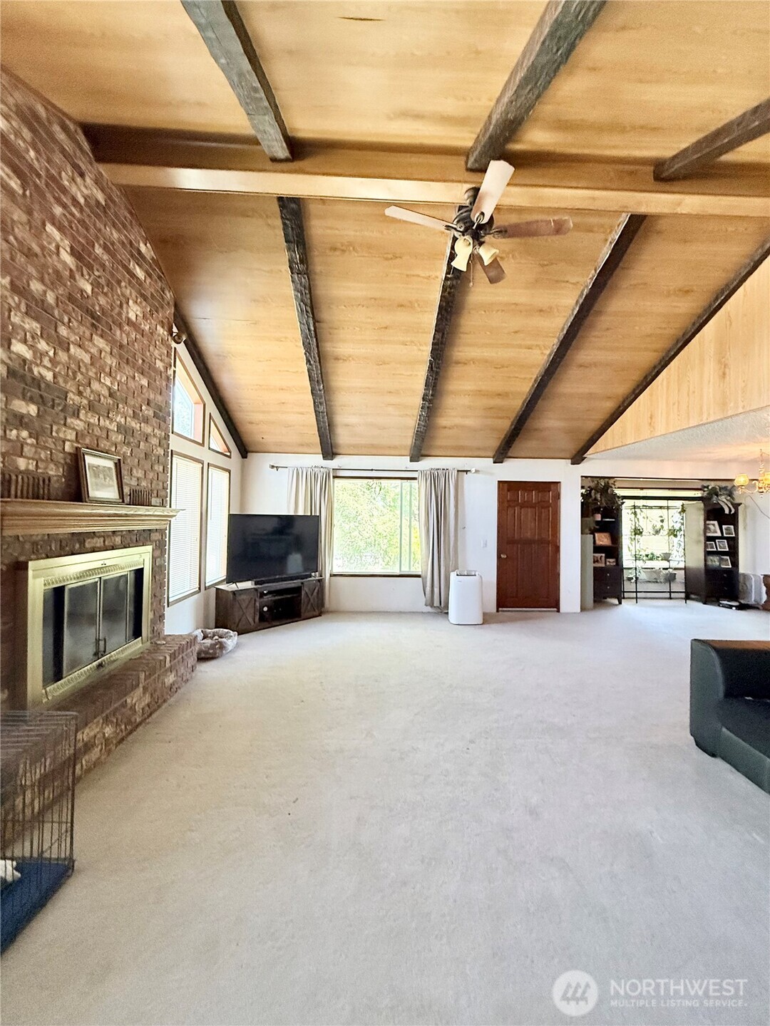 522 Golden Street Property Photo 6