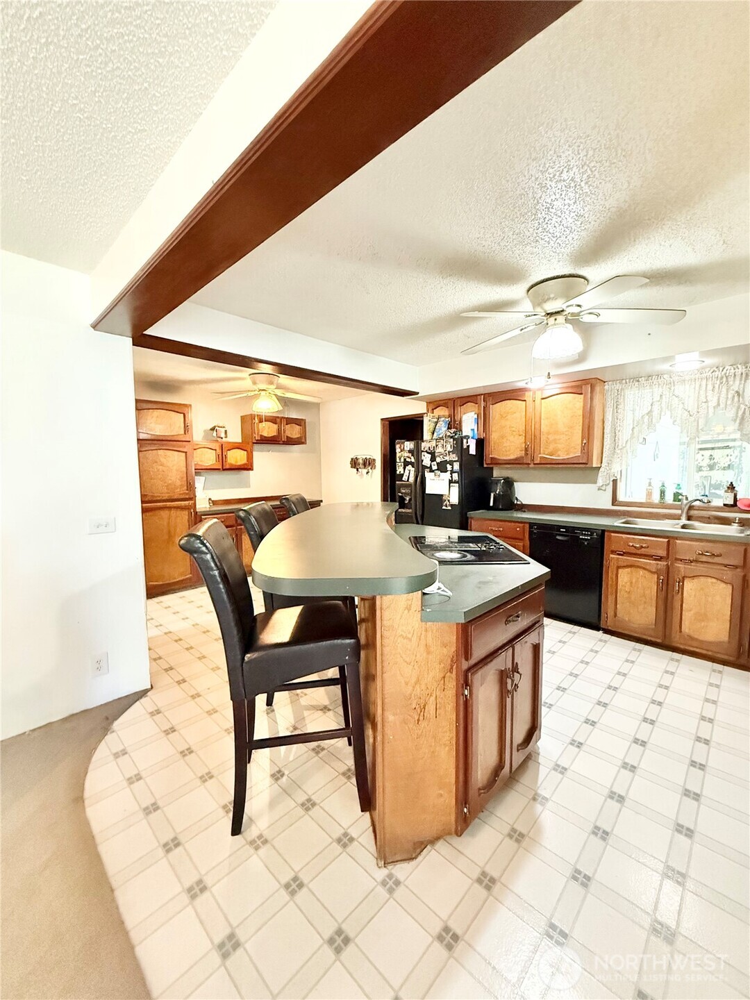 522 Golden Street Property Photo 10