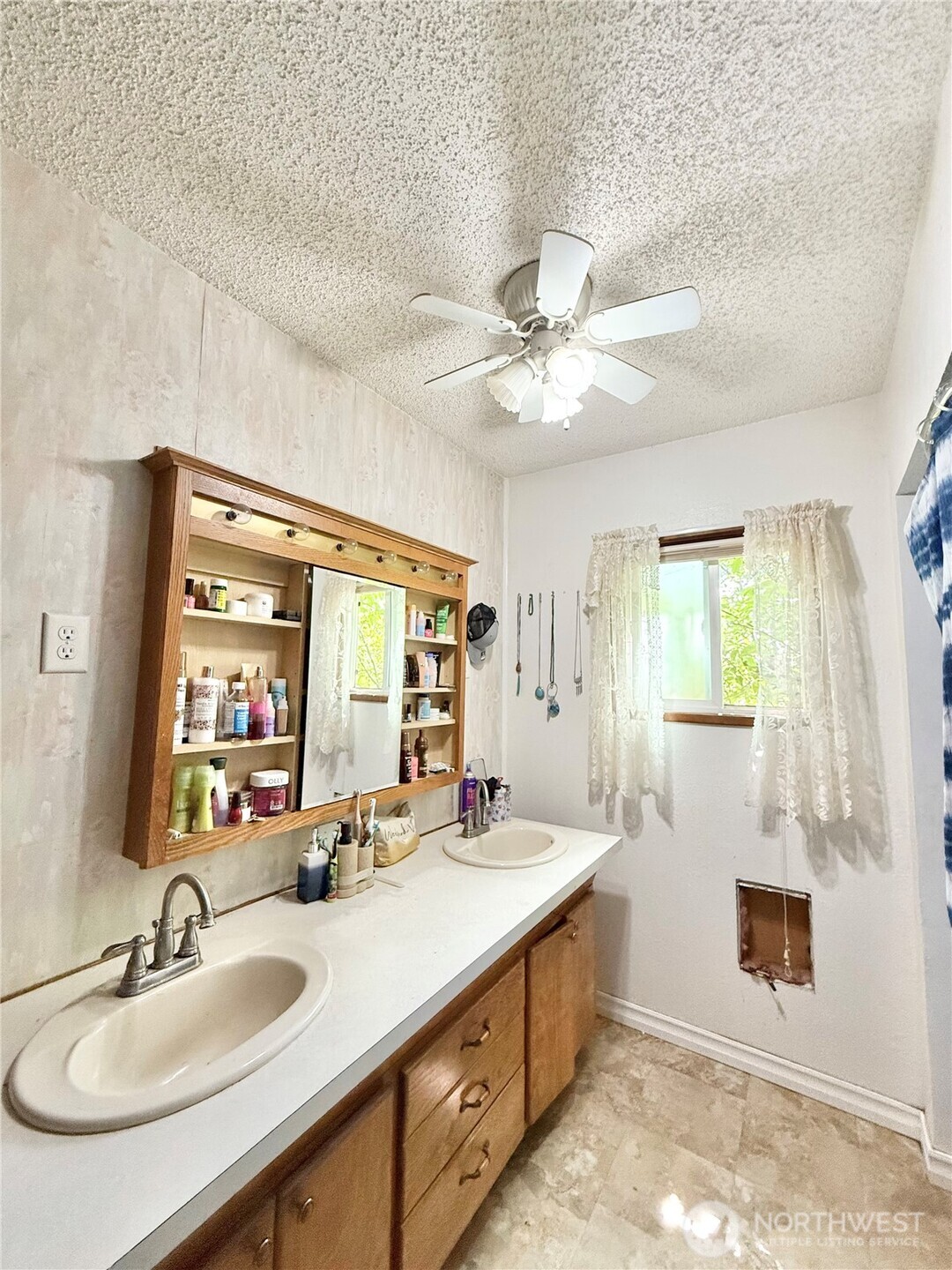 522 Golden Street Property Photo 16