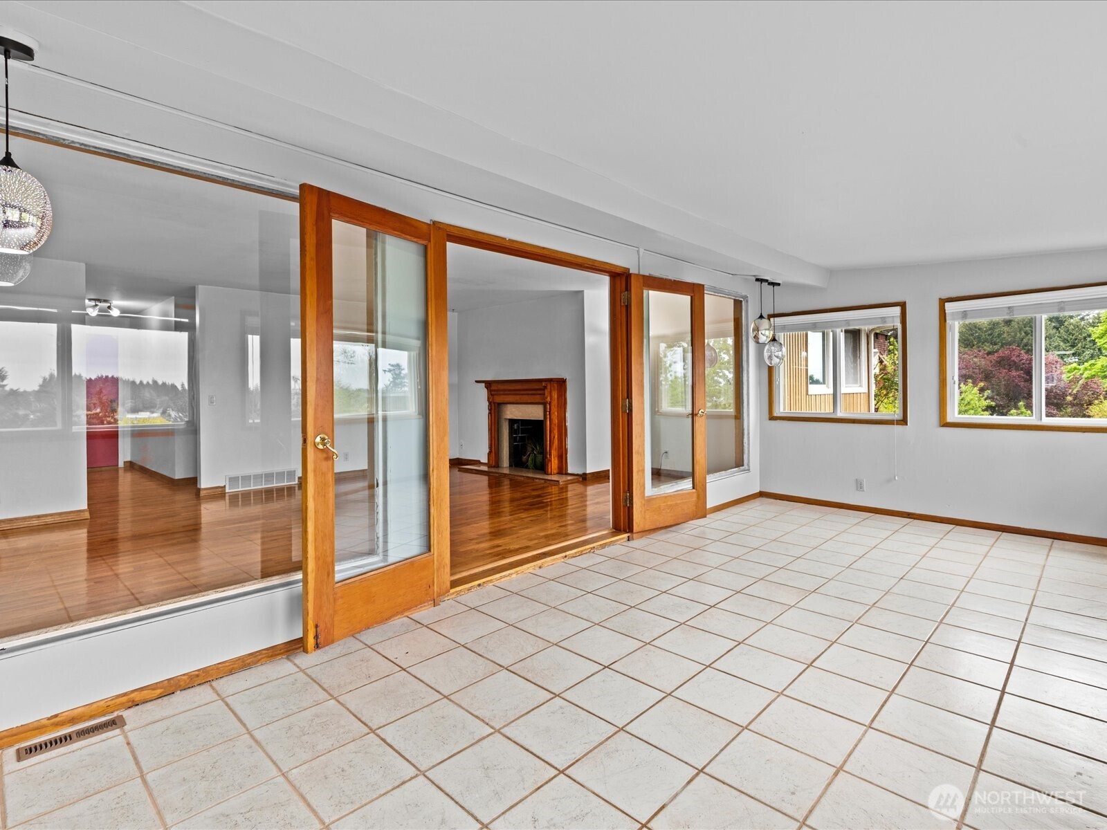 14445 5th Avenue Property Photo 5