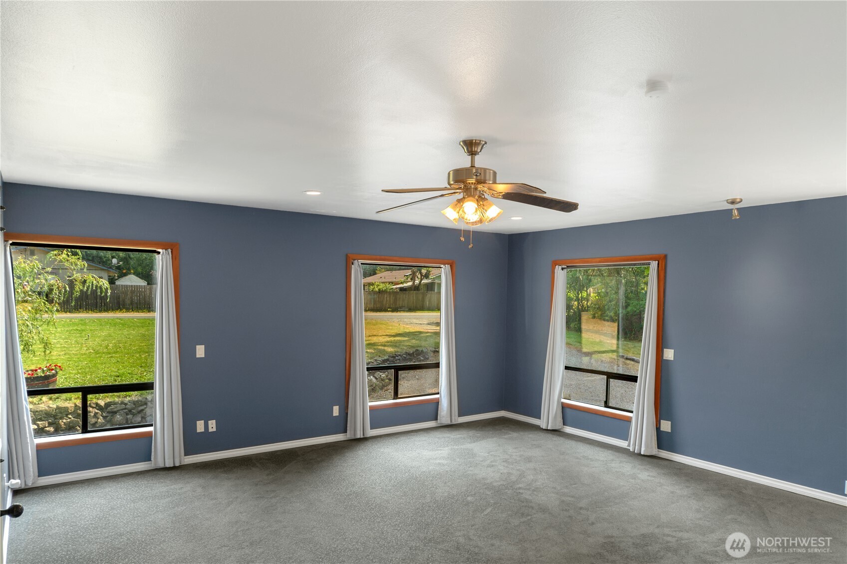 121 S 7th Avenue Property Photo 15
