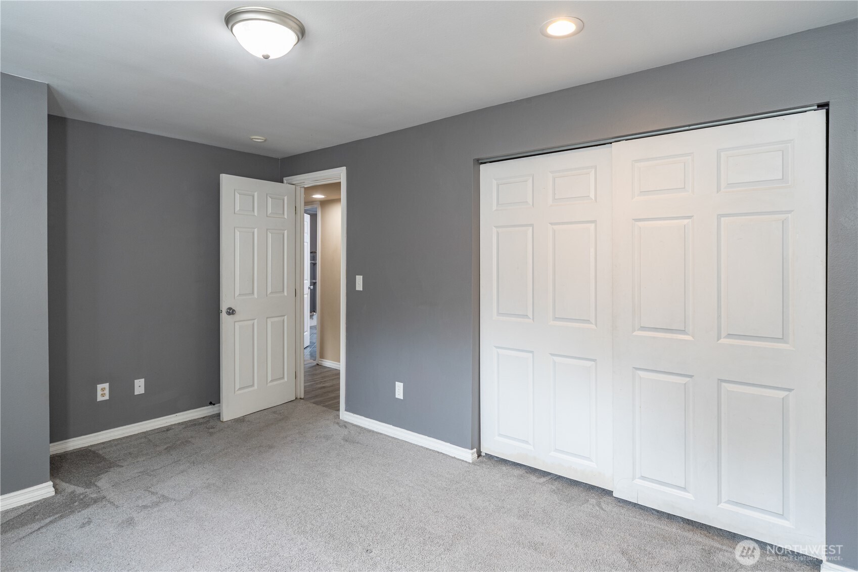 121 S 7th Avenue Property Photo 24