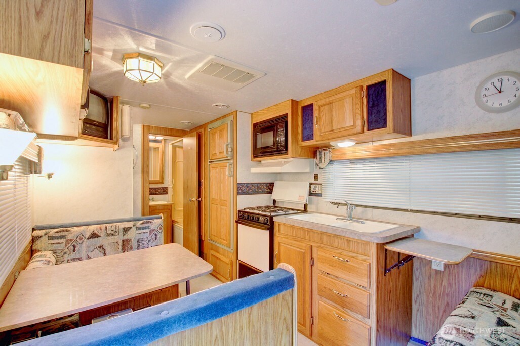 106 Gold Rush Road Property Photo 12