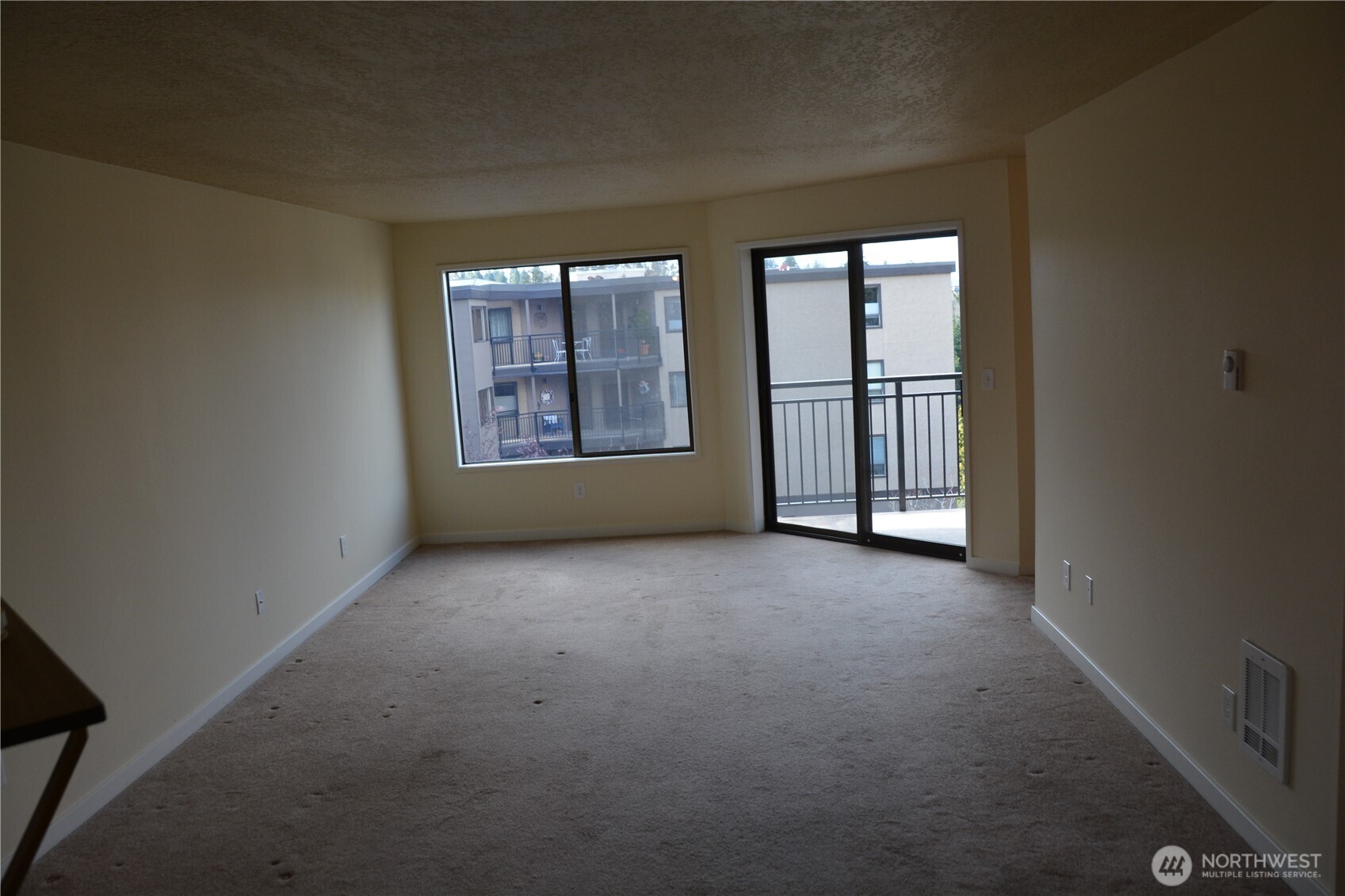 1070 5th Avenue 307 Property Photo 2