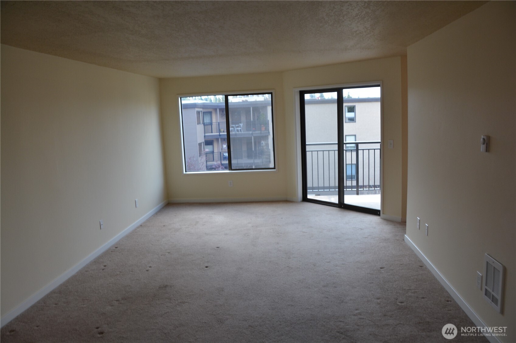 1070 5th Avenue 307 Property Photo 3