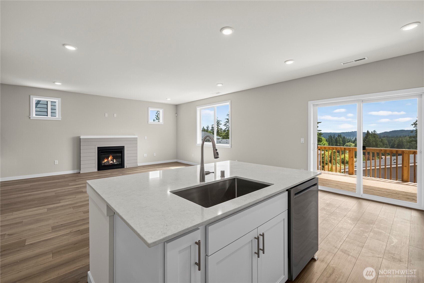 2043 Ne Norseman Way Property Photo 16