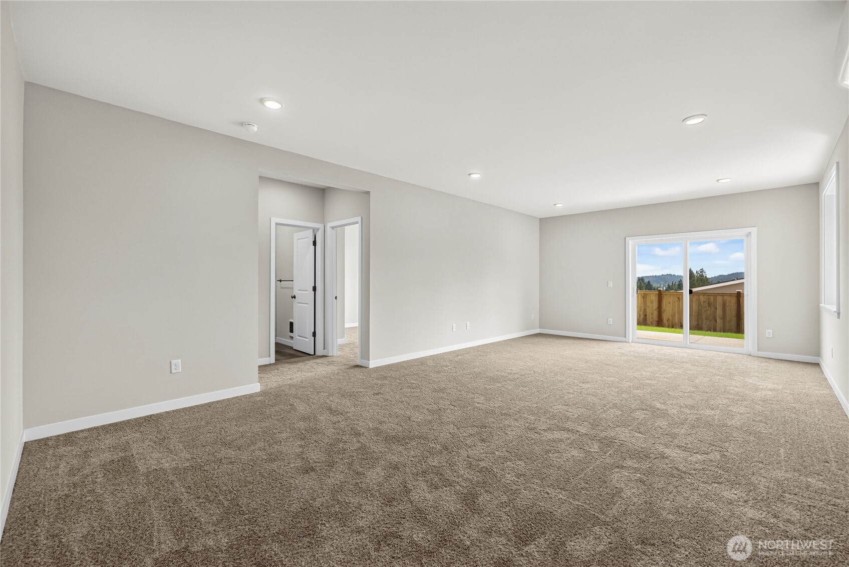 2043 Ne Norseman Way Property Photo 23
