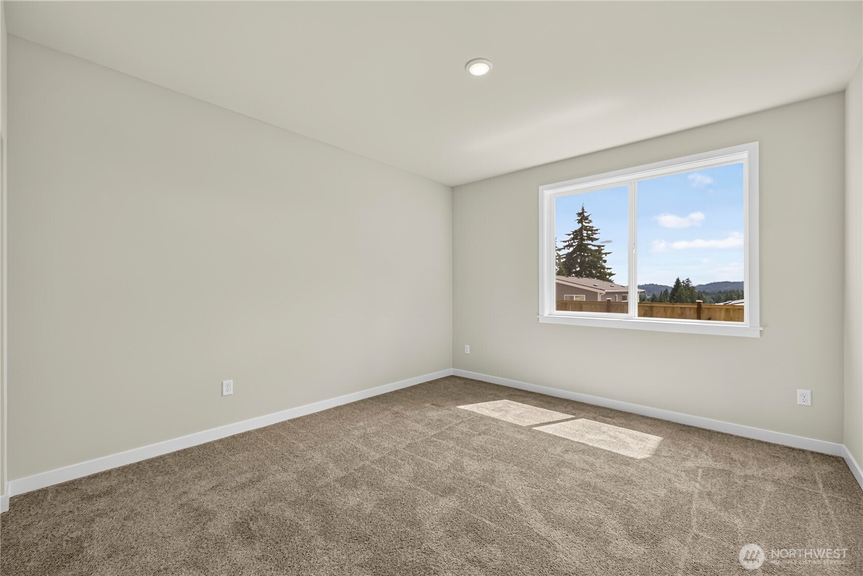 2043 Ne Norseman Way Property Photo 27