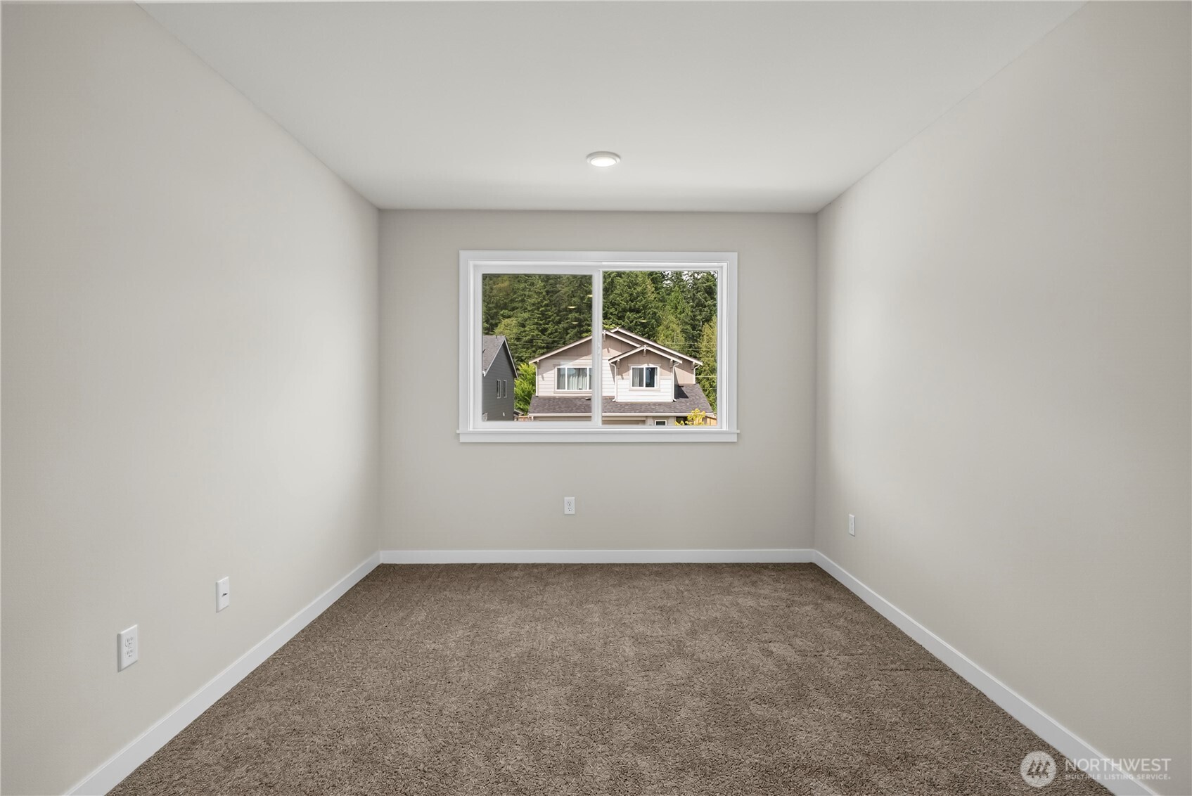 2043 Ne Norseman Way Property Photo 33