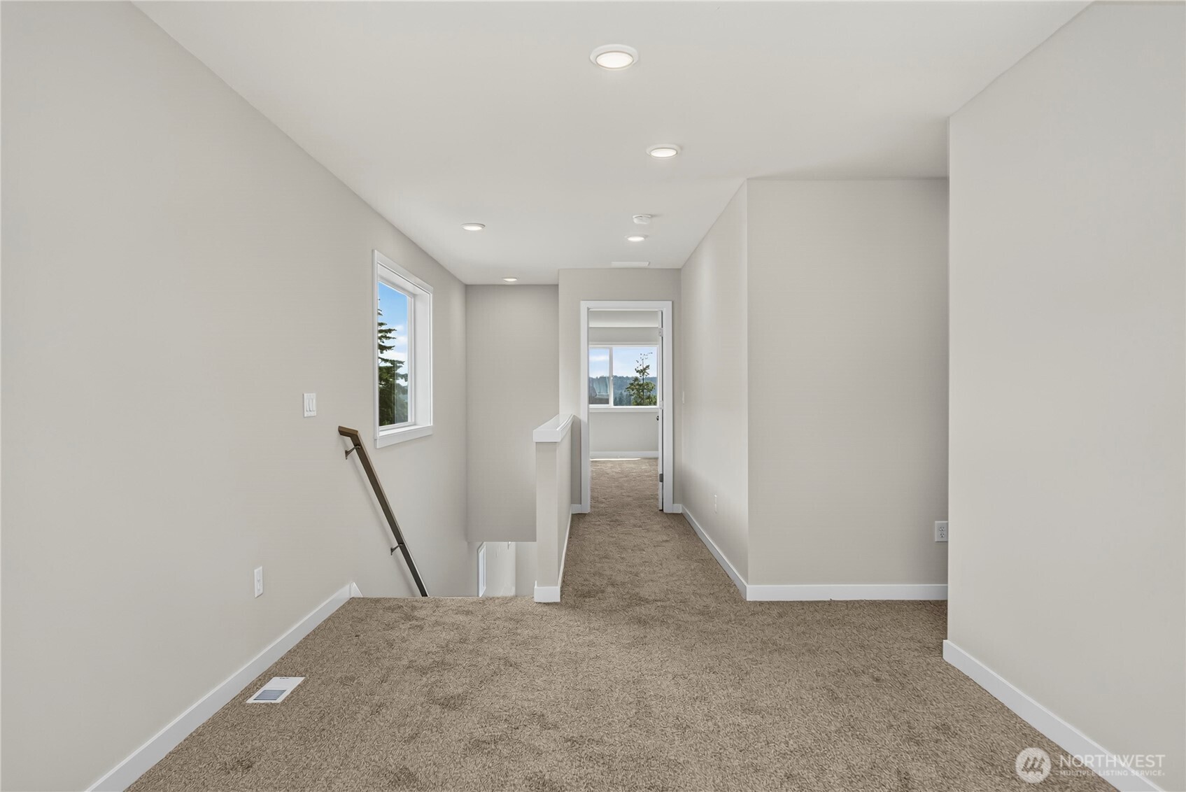 2043 Ne Norseman Way Property Photo 34