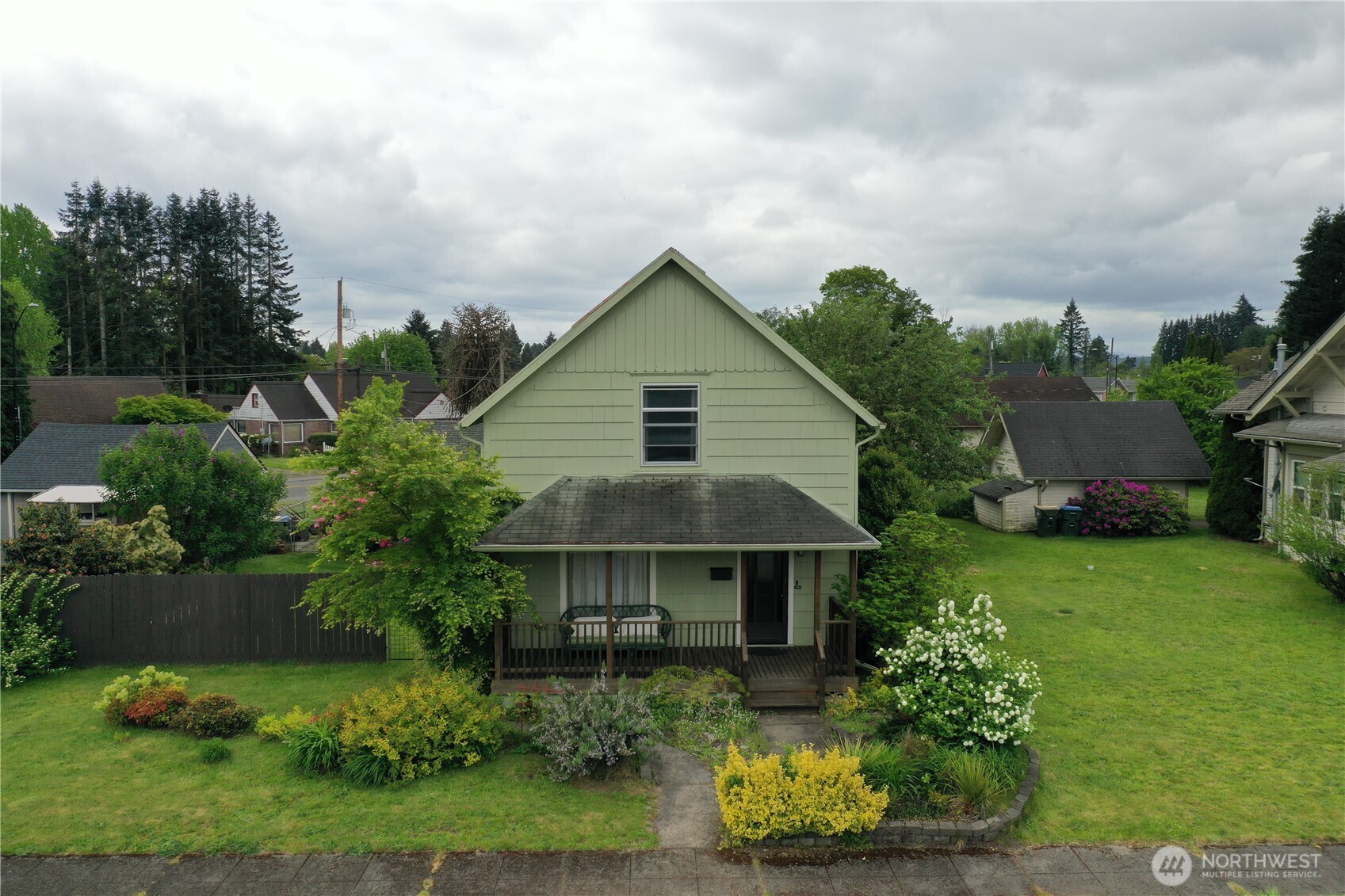 612 W Cherry Street Property Photo 2
