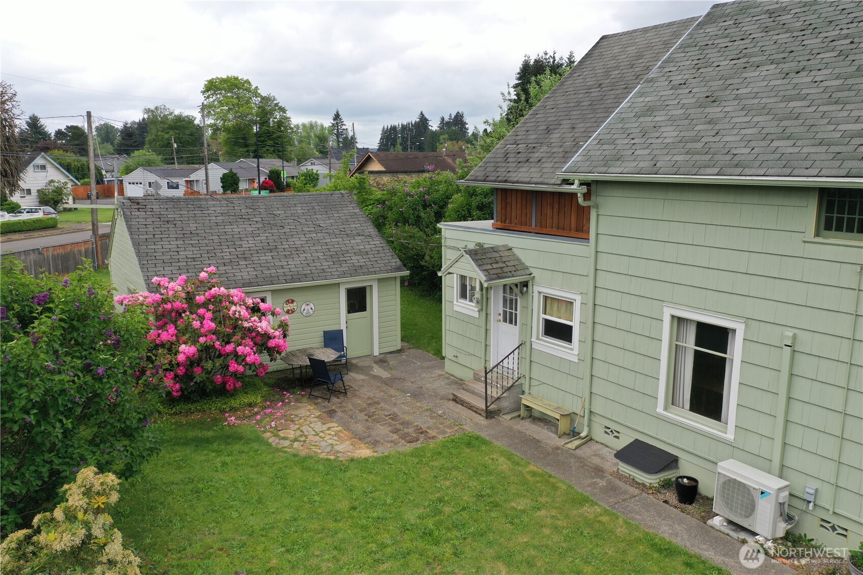 612 W Cherry Street Property Photo 4