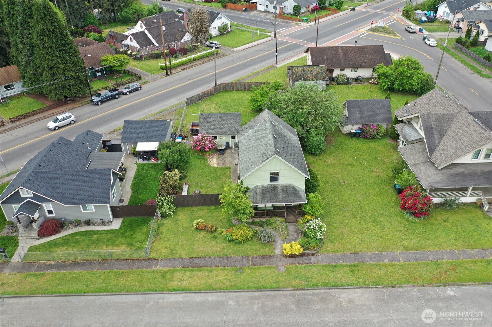612 W Cherry Street Property Photo 5