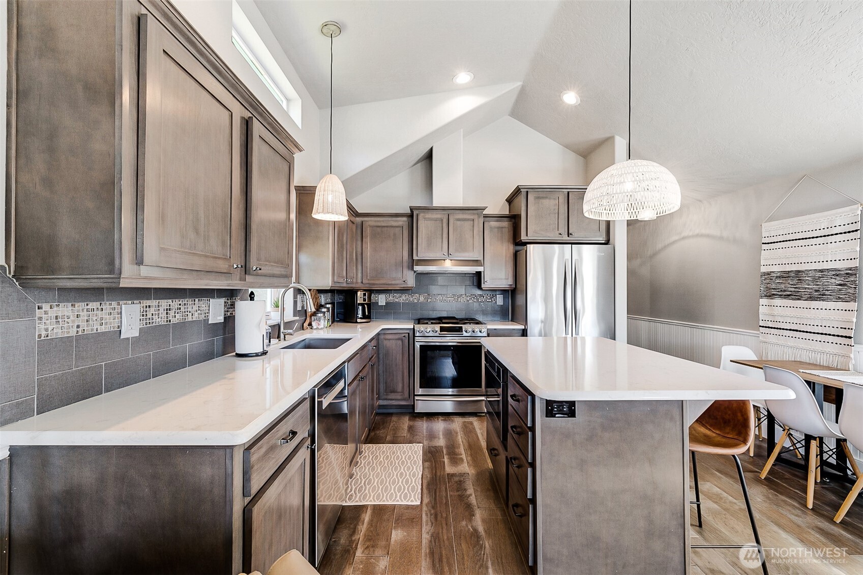 1210 32nd Street Property Photo 9