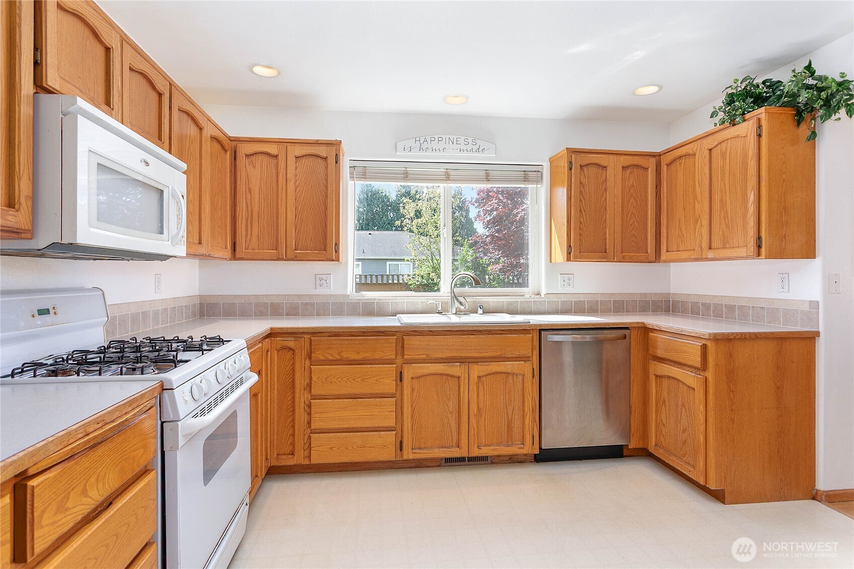 4749 Moonglow Place Property Photo 9