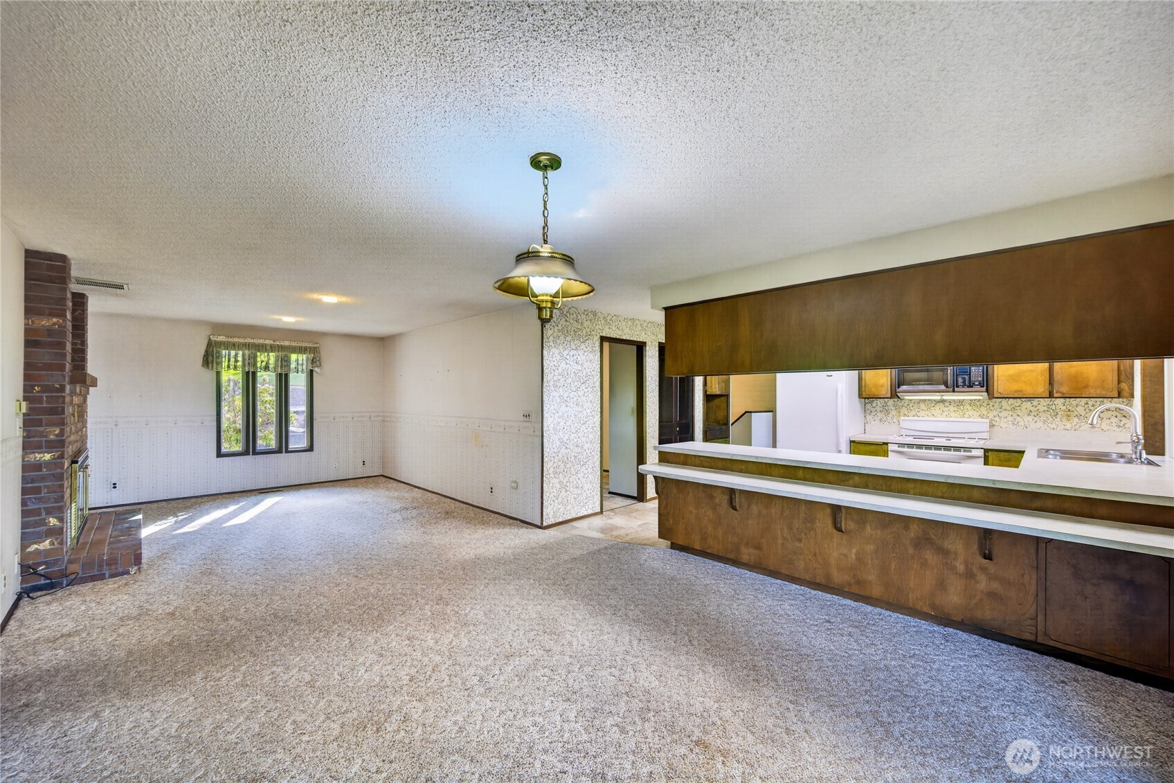 17282 Meadow Lane Property Photo 10