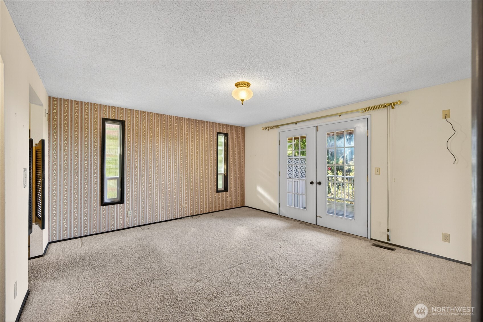 17282 Meadow Lane Property Photo 15