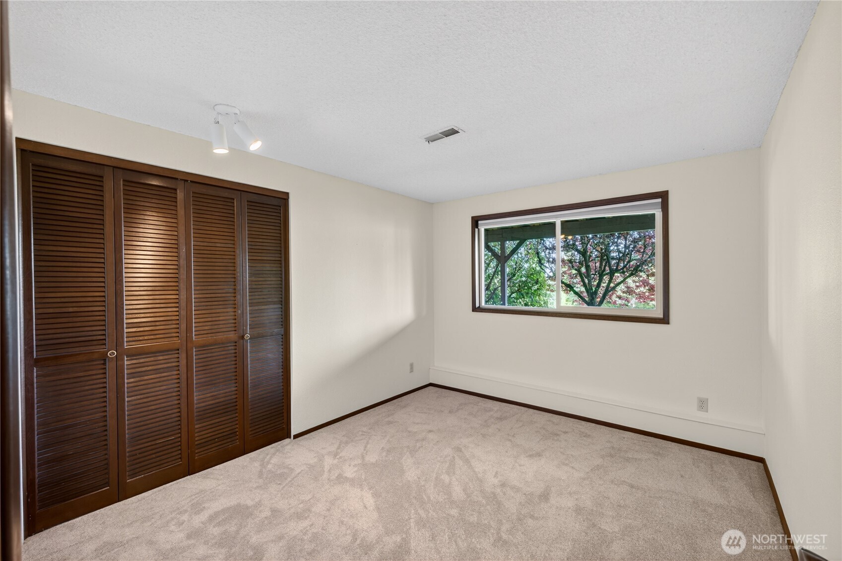 17282 Meadow Lane Property Photo 26