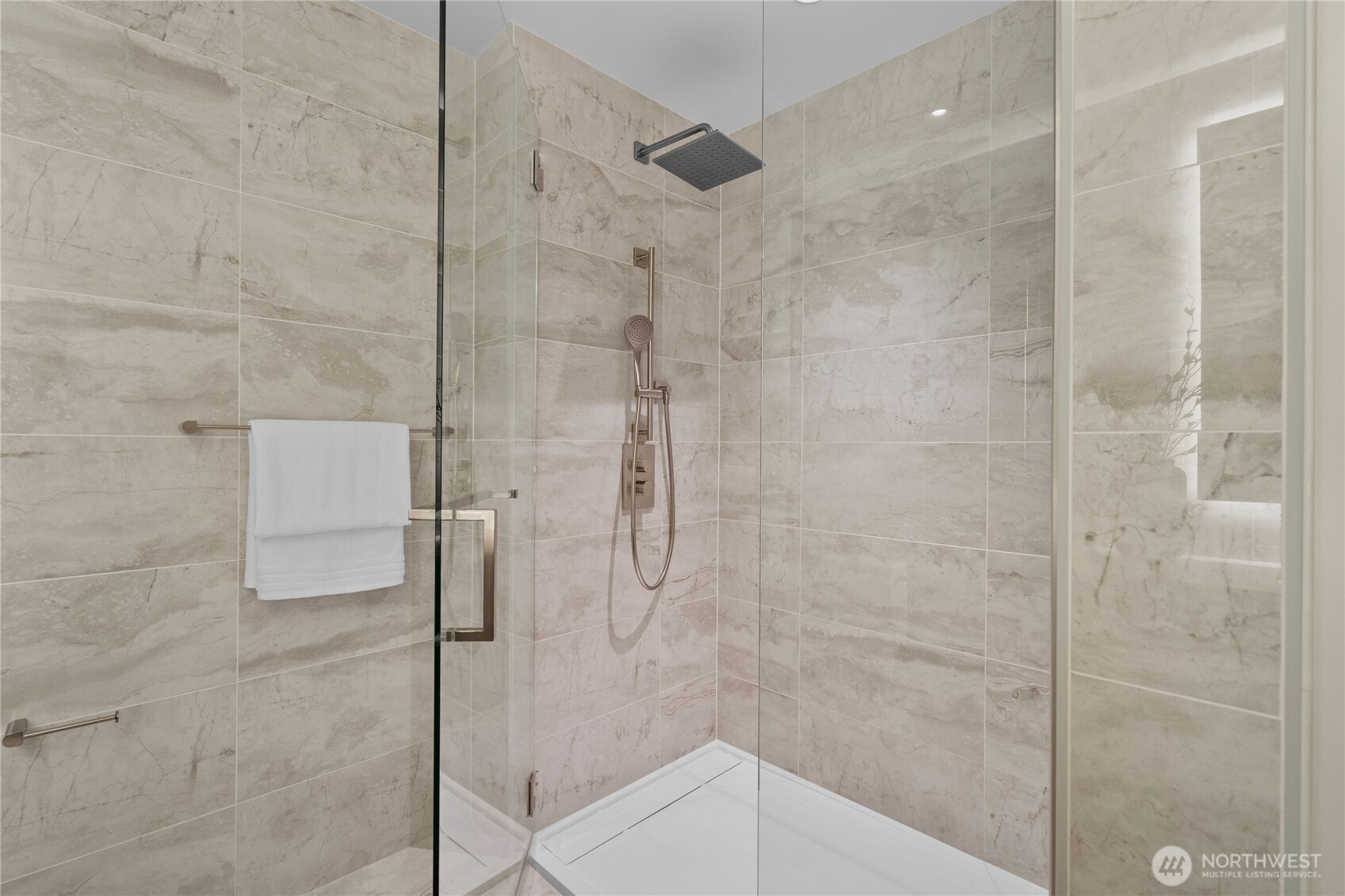 889 Avenue Square 807 Property Photo 11