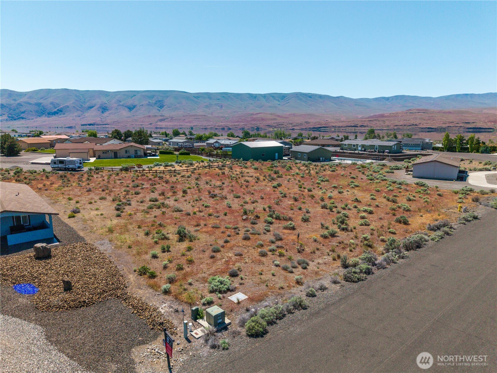 711 Sunset Boulevard Property Photo 3