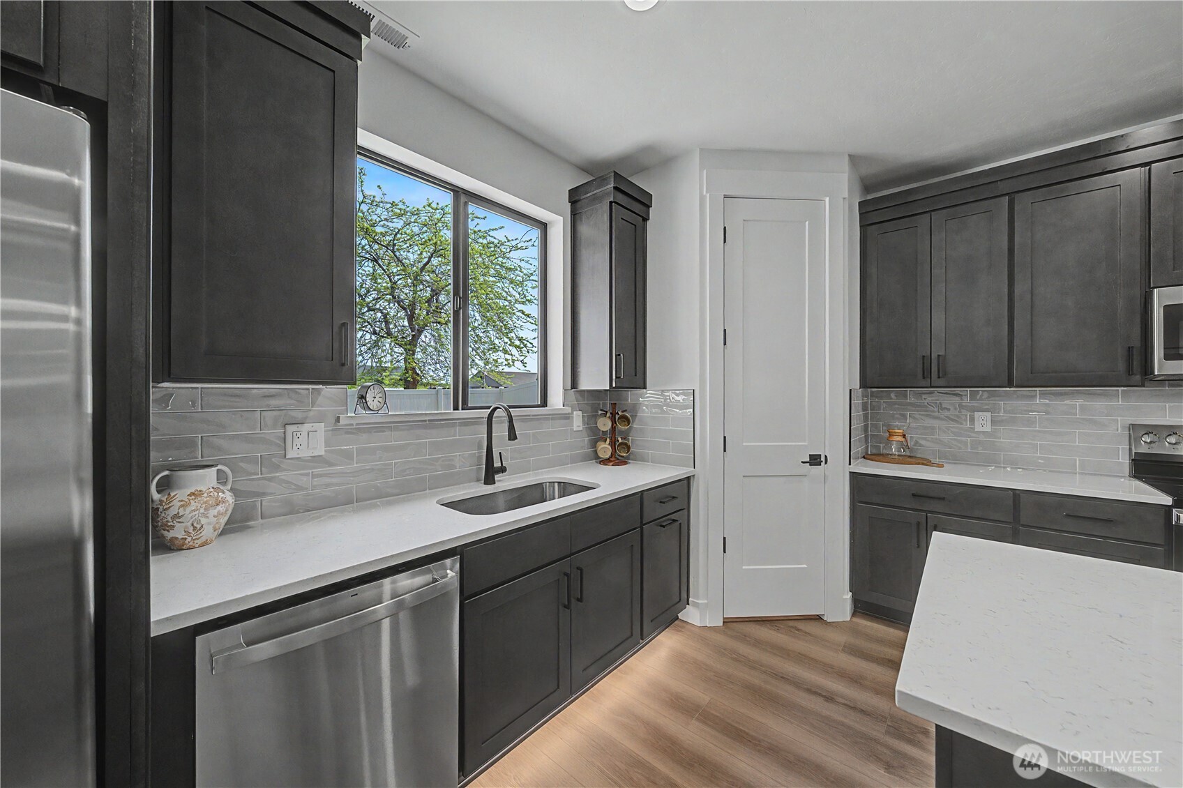585 S Perry Avenue Property Photo 13