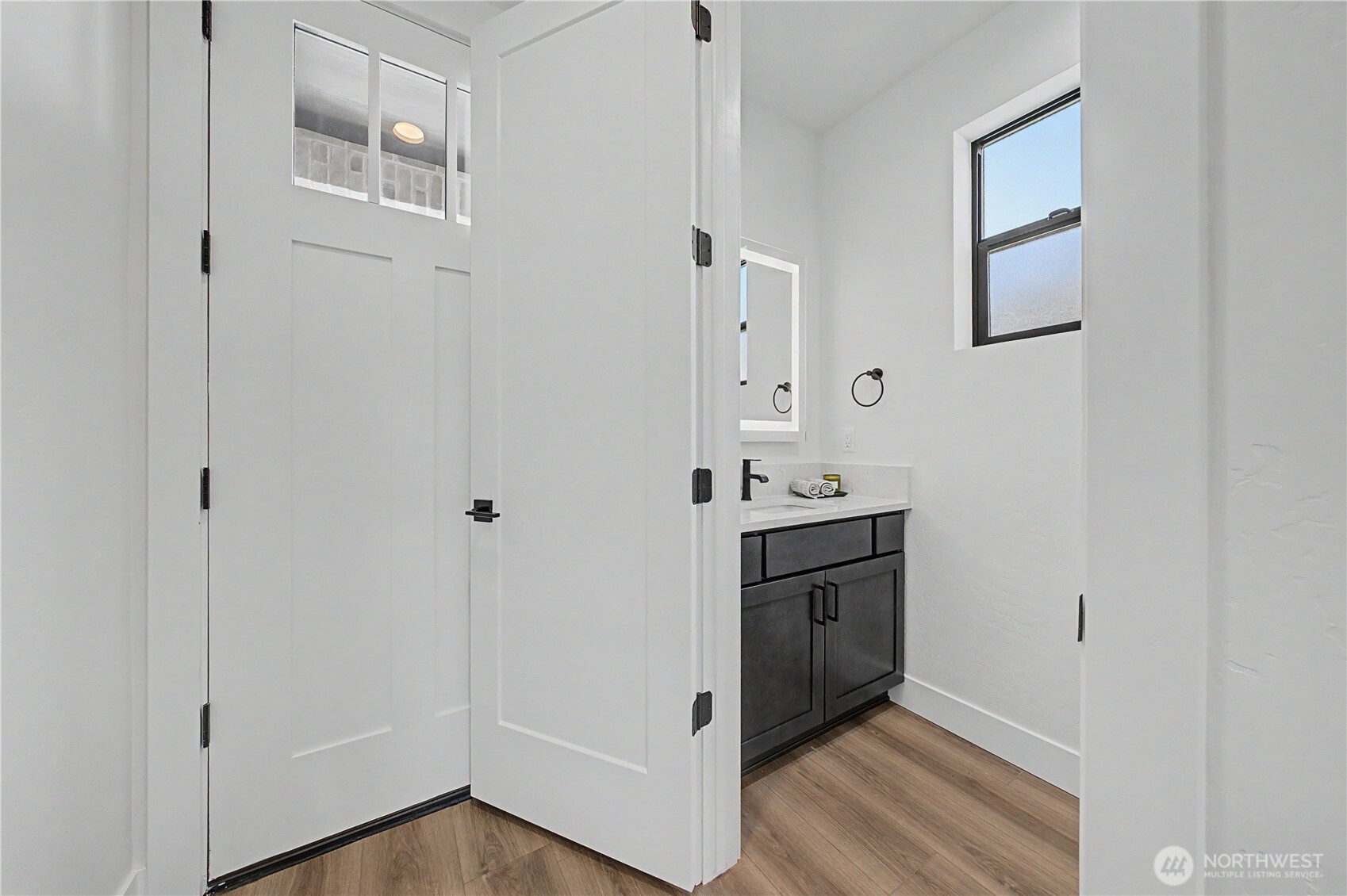 585 S Perry Avenue Property Photo 28