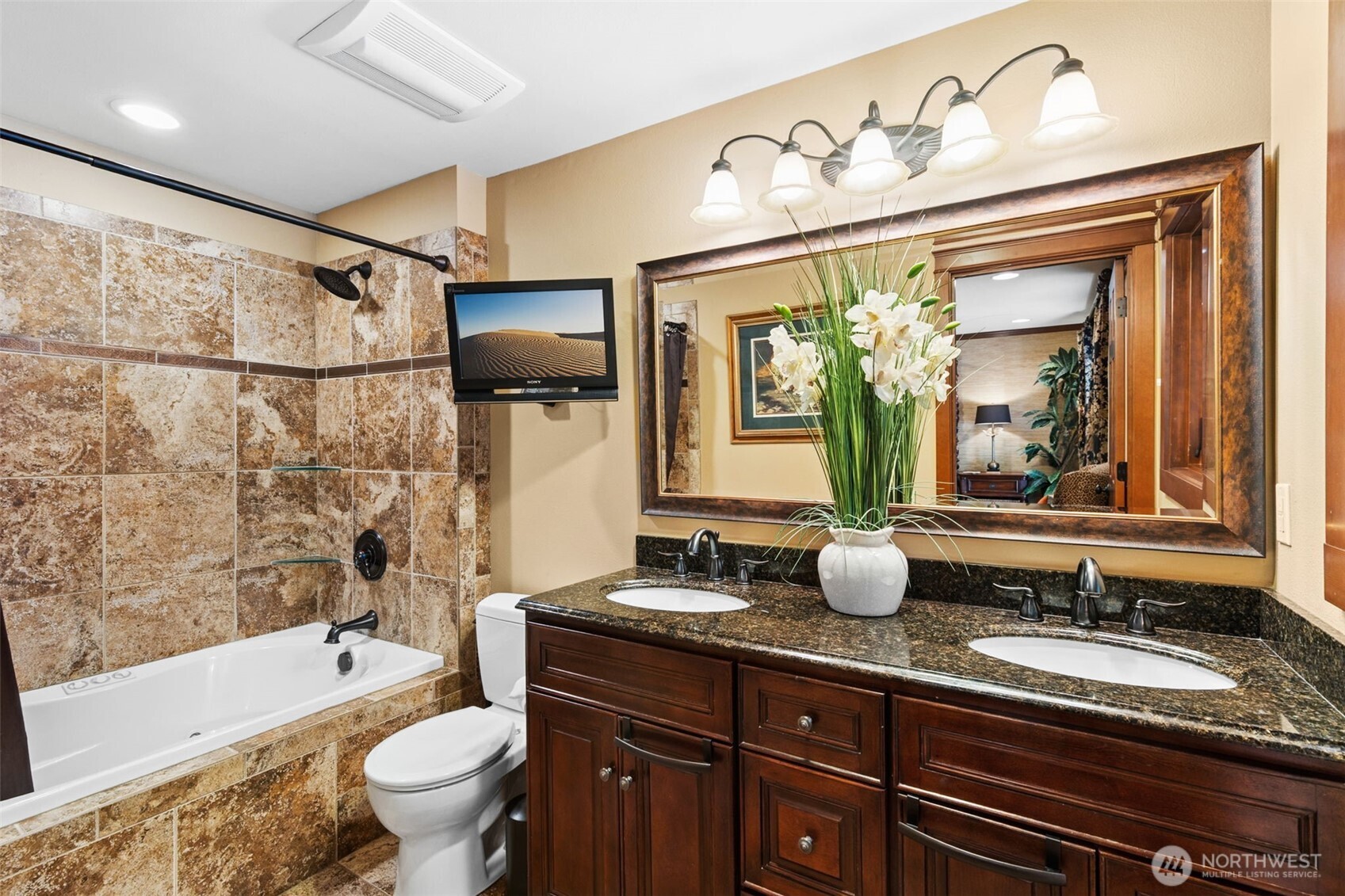 9825 Glory Drive Property Photo 17