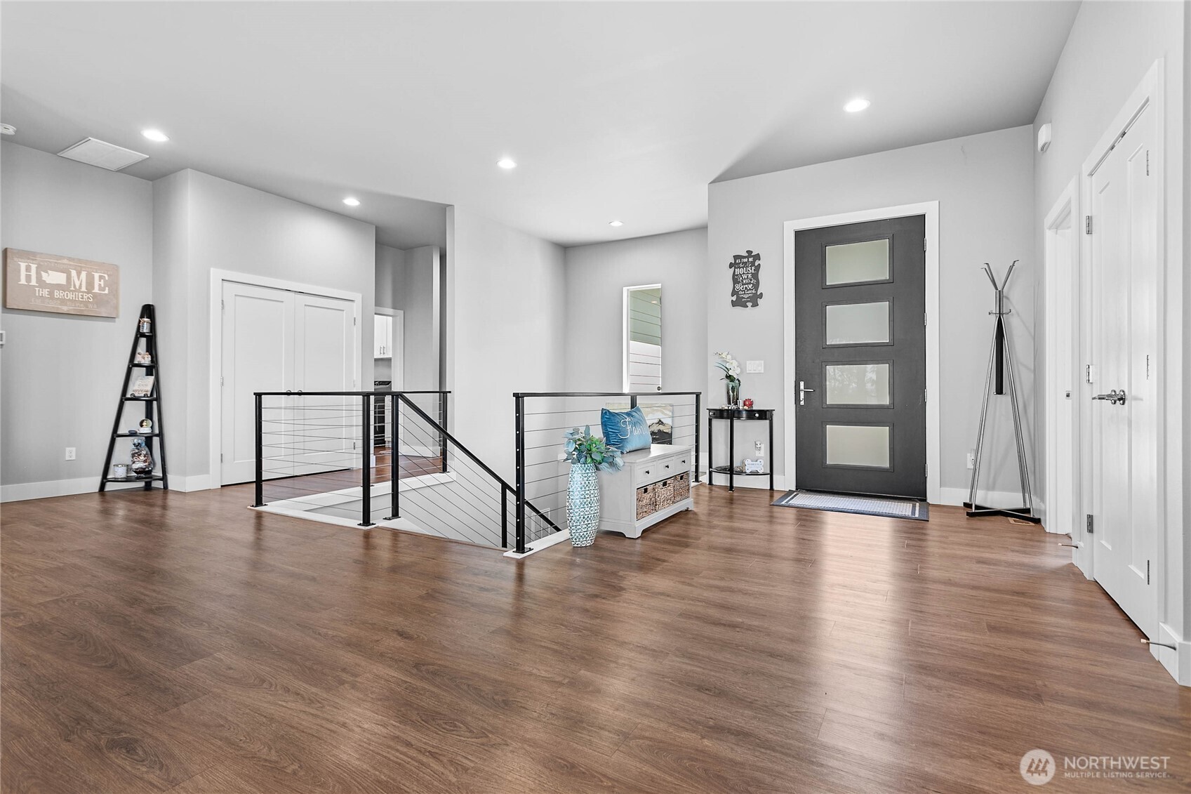 5544 Whitehorn Way Property Photo 4