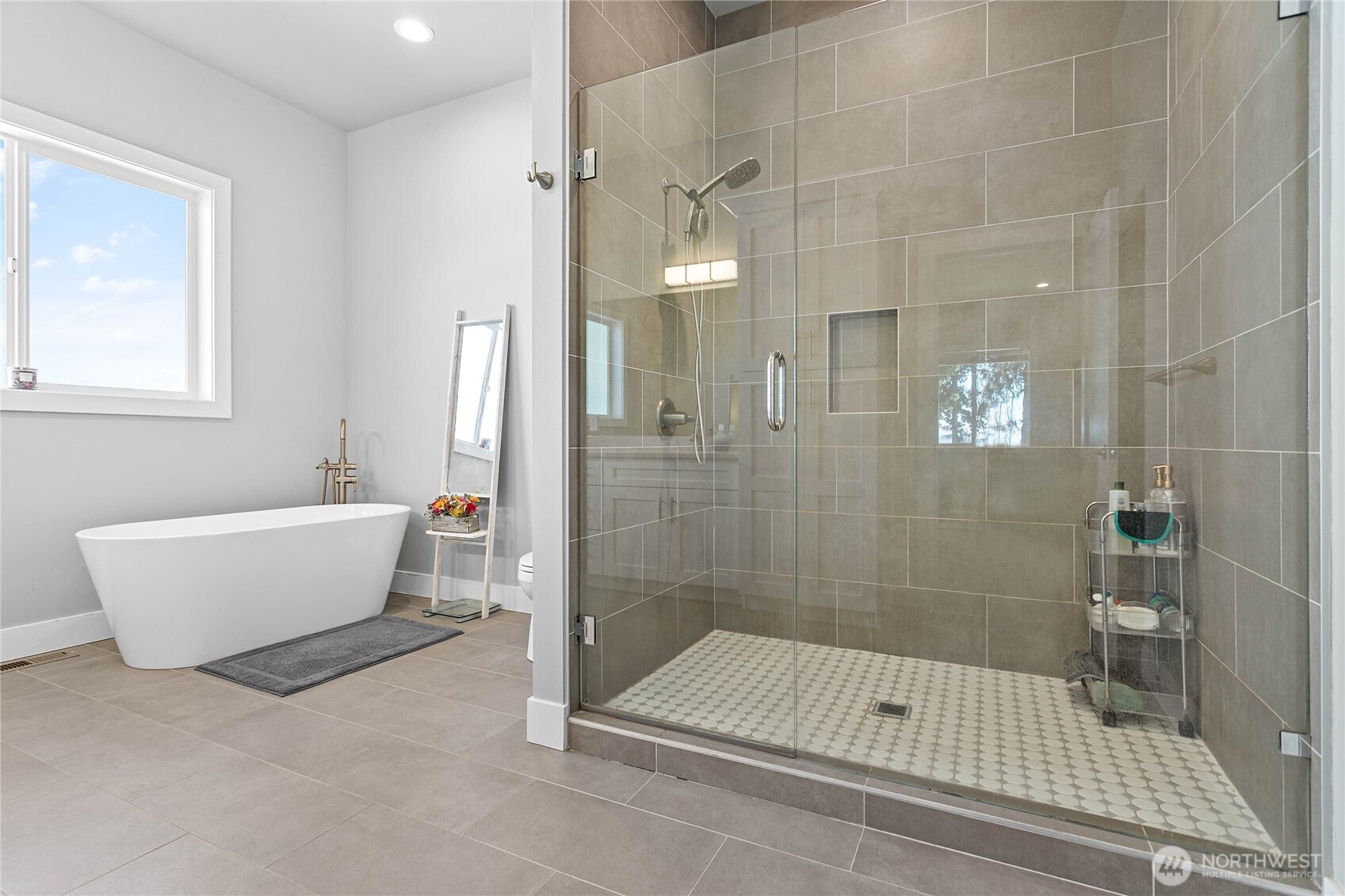 5544 Whitehorn Way Property Photo 18