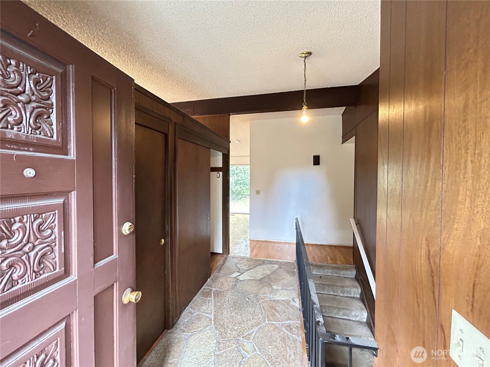 11718 5th Avenue Property Photo 3
