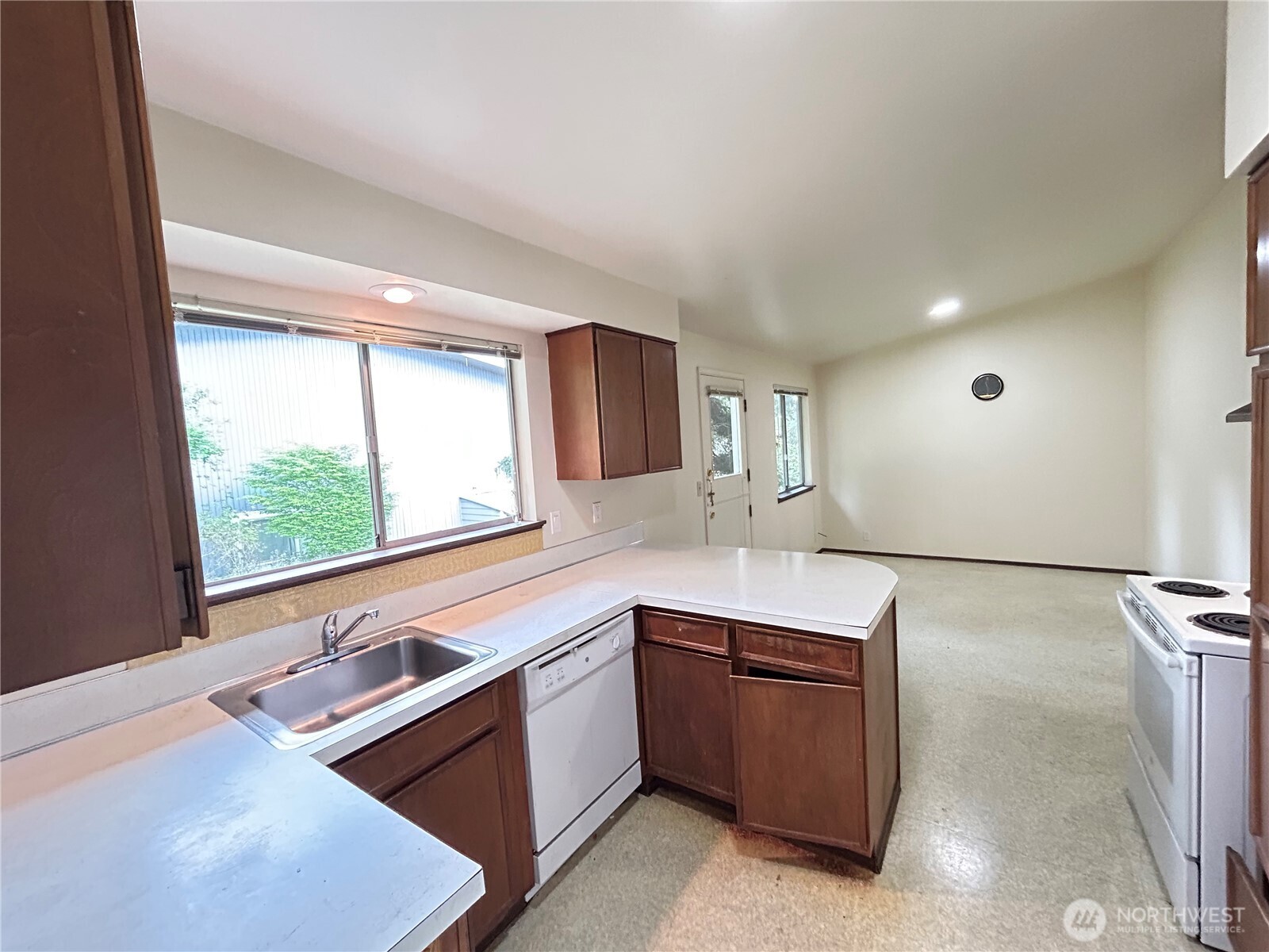 11718 5th Avenue Property Photo 5