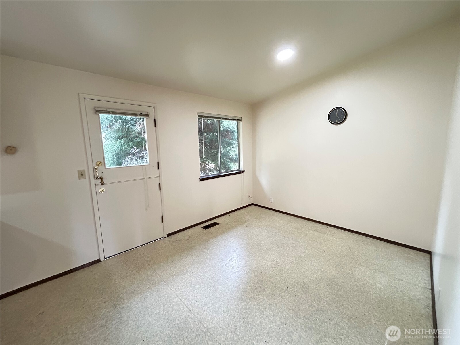 11718 5th Avenue Property Photo 7