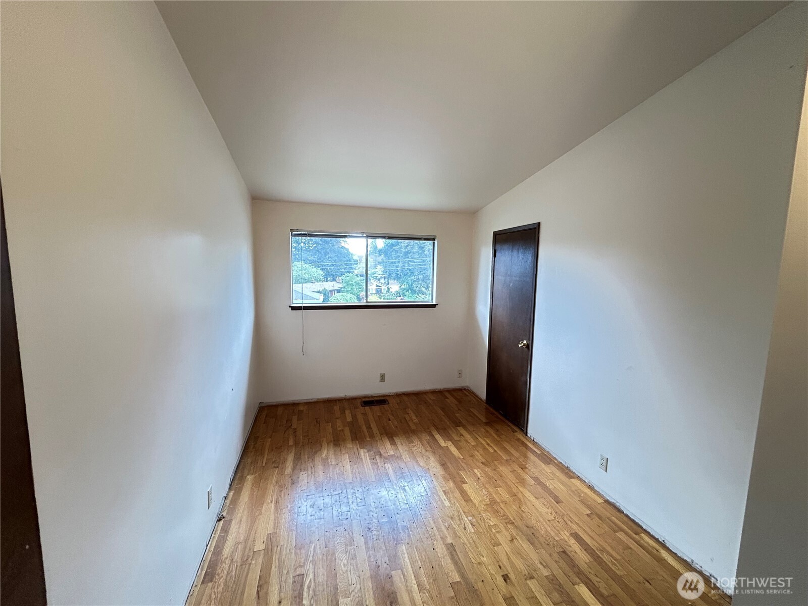 11718 5th Avenue Property Photo 8