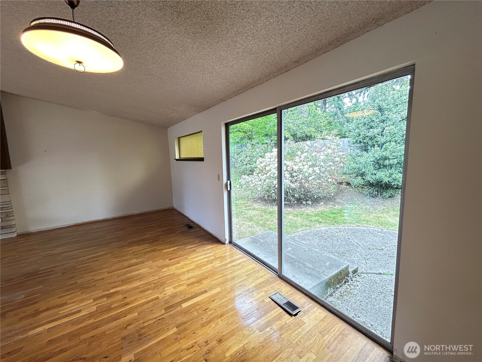 11718 5th Avenue Property Photo 14