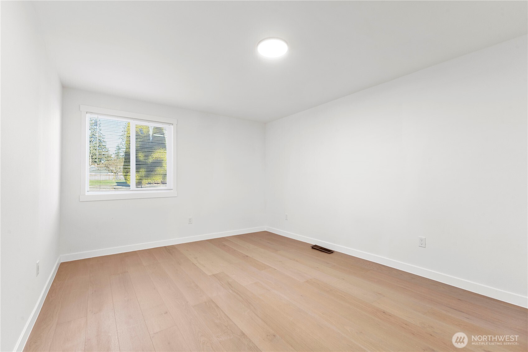 7003 44th Avenue Property Photo 18