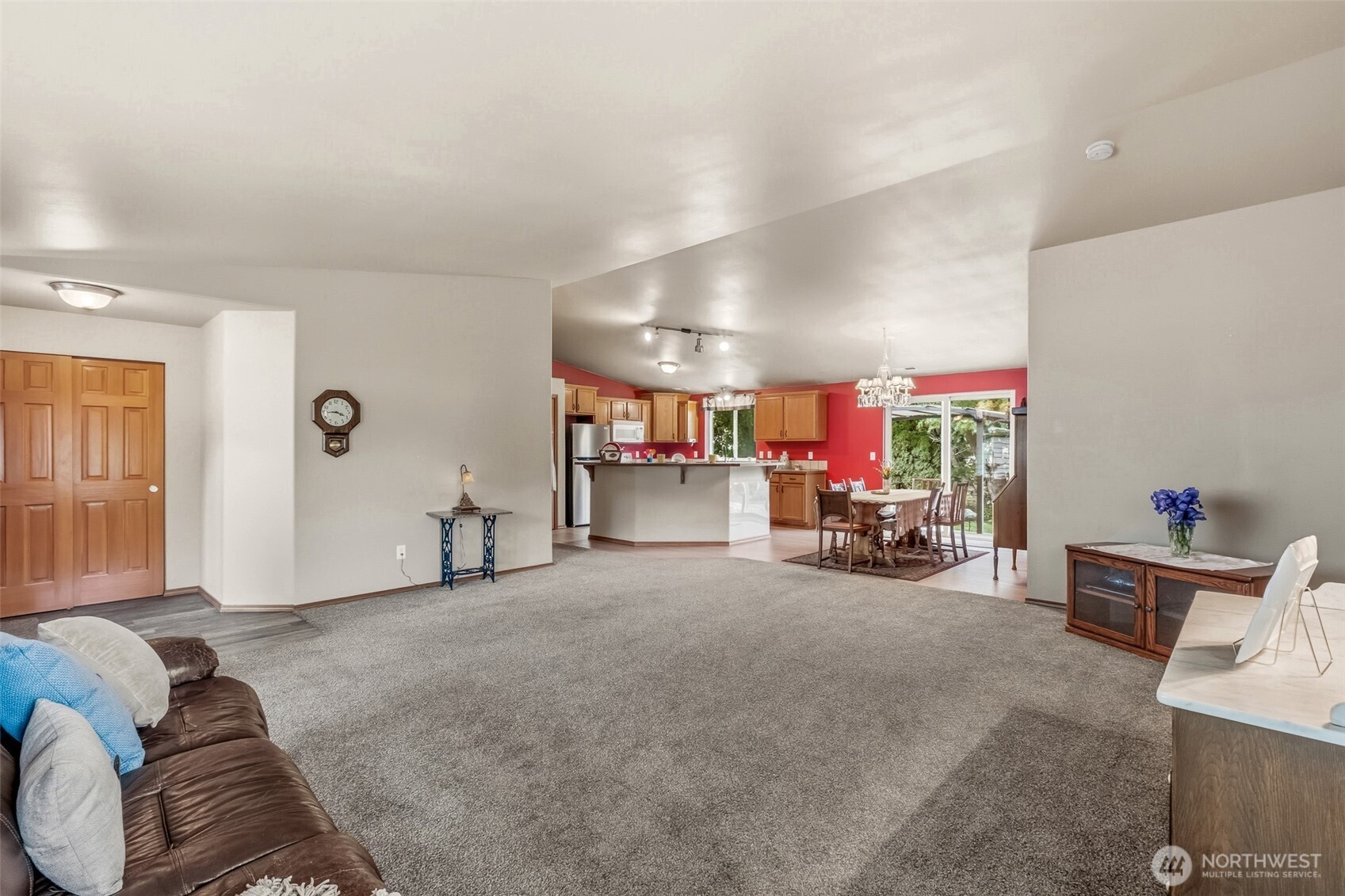 5197 Regan Road Property Photo 4