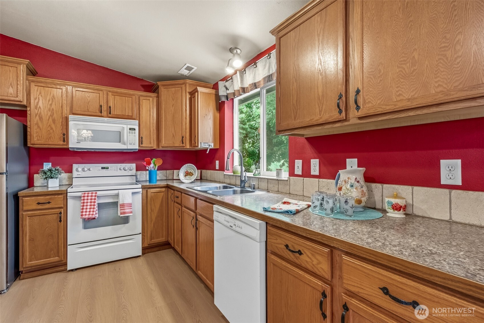 5197 Regan Road Property Photo 7