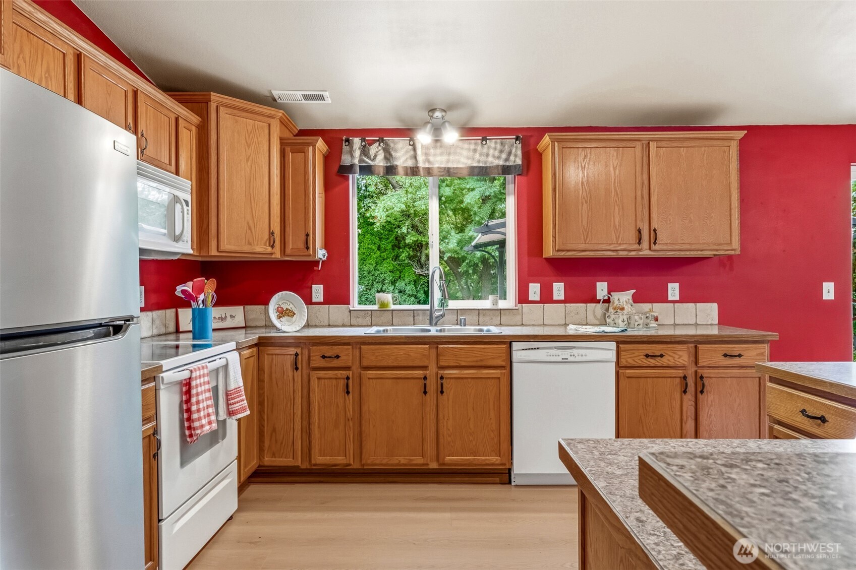 5197 Regan Road Property Photo 8