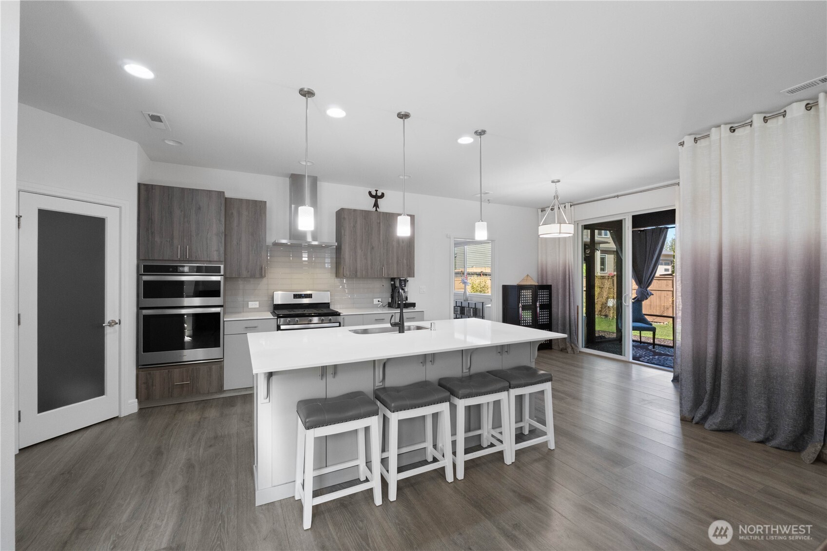 23107 70th Street Property Photo 6