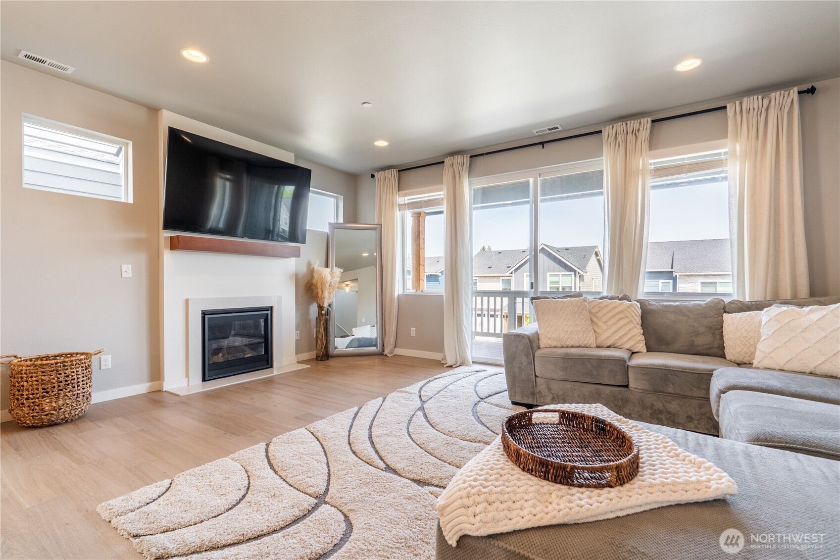 8788 68th Place Property Photo 3
